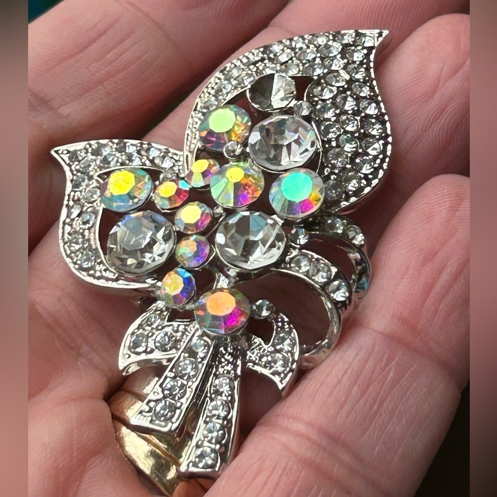 Vintage Leaf & Flowers Aurora Borealis Rhinestone Brooch Measures approximately - Picture 7 of 7